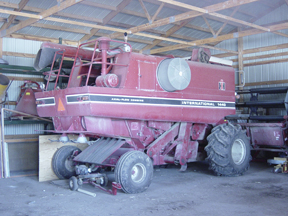 International 1440 Combine